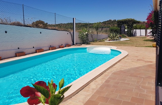2-PERSON APARTMENT IN BEAUTIFUL VILLA WITH PRIVATE POOL 5MM FROM THE BEACHES