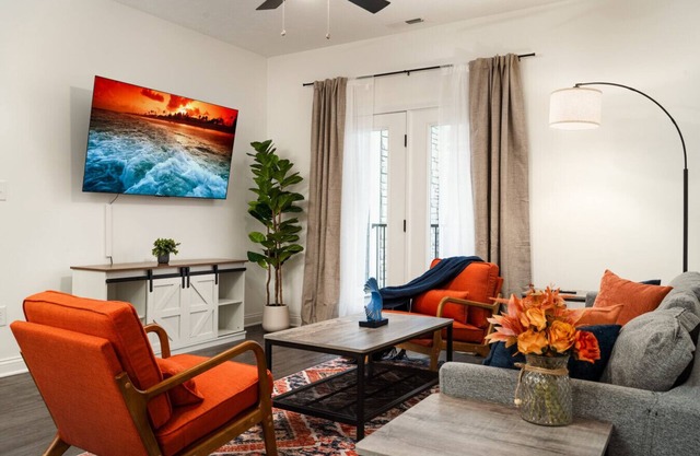 20 mins DT| Sleeps 9 | Decadent Haven Spacious Gym