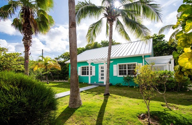 20 Steps to the Beach -WINTER DISCOUNT-