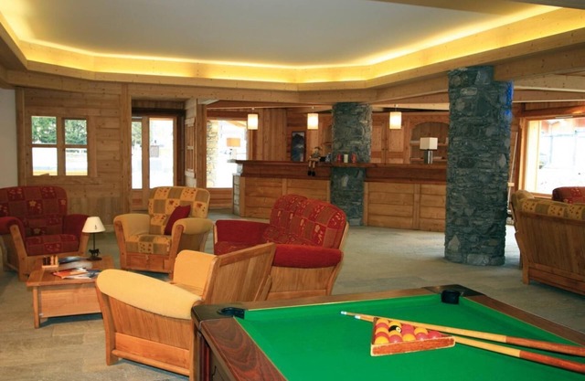 200m from ski slopes, fitness, swimming pool, terrace, balcony, tv, ski locker, 43m²