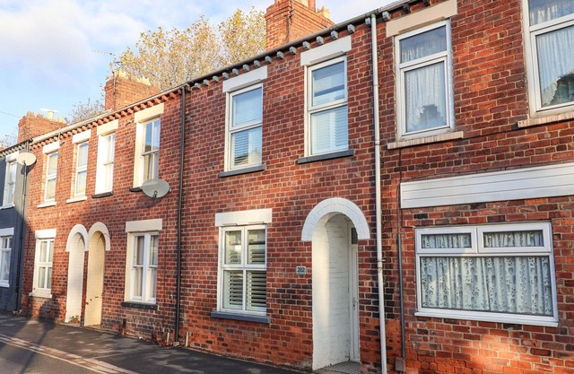 202 SALISBURY TERRACE, with open fire in York