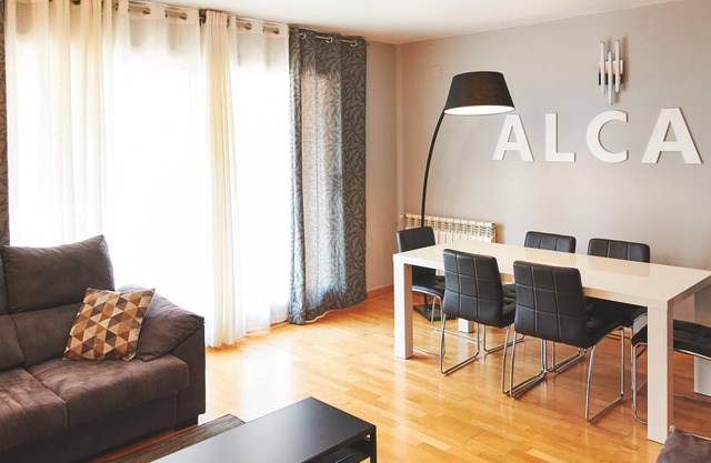 202. Tresmall Playa Badalona Apartment