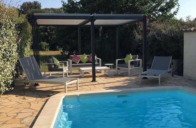 2026 Comfort rental private heated pool 2 bedrooms air conditioning