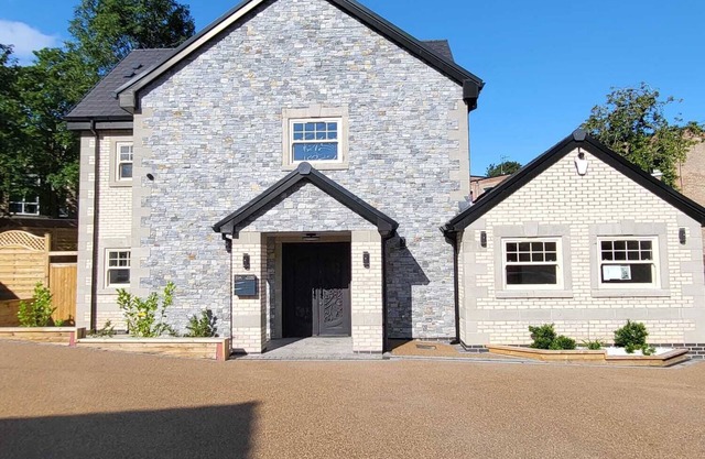 22a: Brand new 5 Bed 4 Bath Detached House