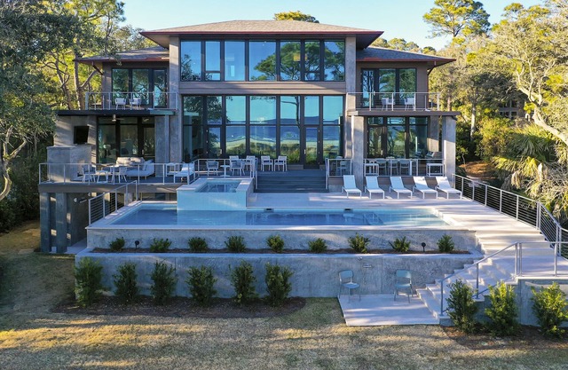 24 Duck Hawk-Oceanfront, Large Pool & Amazing Game Room. Coastal Chic!