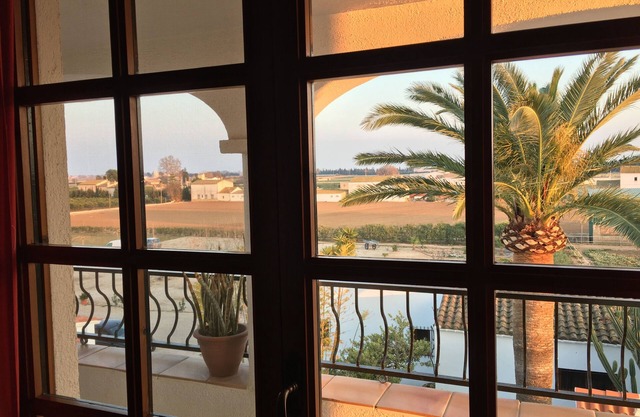 24 PERSON VILLA, SWIMMING POOL, GARDEN, 16 BEDROOMS, 8 BATHROOMS