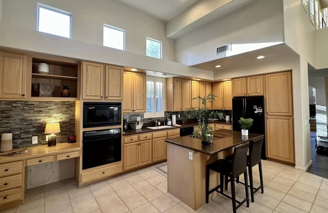 2650 Sq. Ft LUXURY VIEW TOWNHOME - Troon North Golf Club!