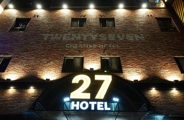 27 Hotel