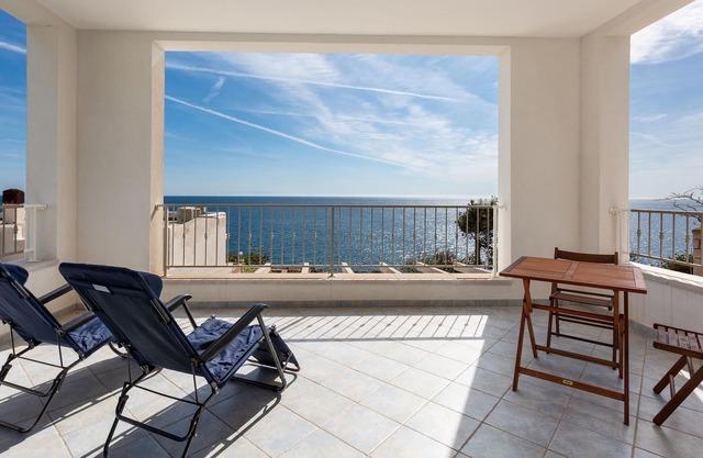 2911 Villa Maria by BarbarHouse