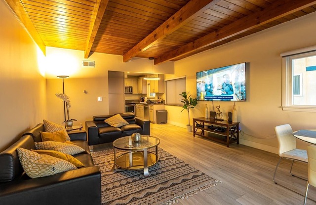 2BD HOME SEAL BEACH/LONG BEACH OCEAN VIEWS