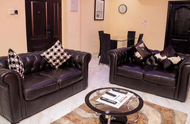 2Bed Apartment Sleeps 4 - Parking, Wifi