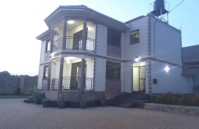 2Bedroom Apartment | 3Beds|Private entrance|Family friendly
