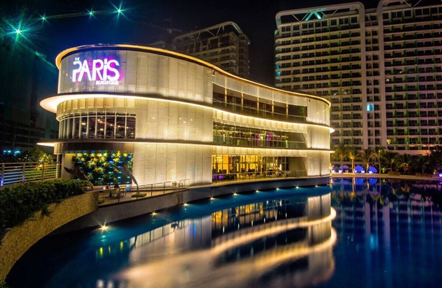 2Bedroom Apartment with View and Balcony near Manila Airport