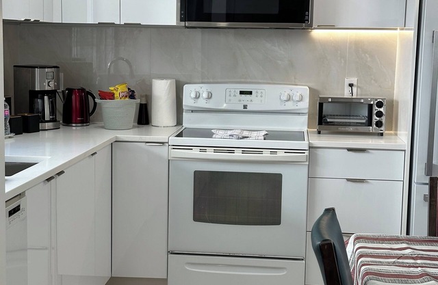 2Bedroom suite North Vancouver