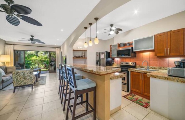 2BR, 2.5BTH condo w/pool steps from the beach!
