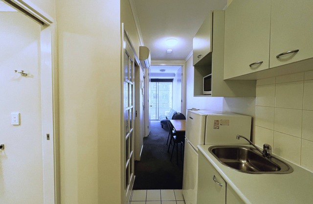 2BR Apartment | Free Wi-Fi | Heart of Melbourne CBD