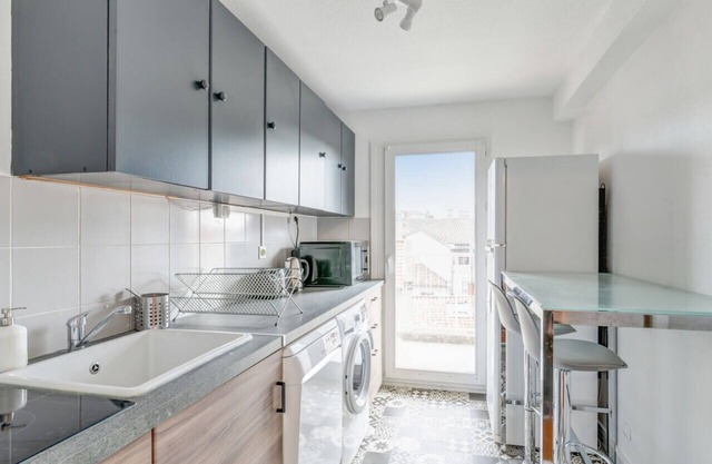 2br in Toulouse colors with balcony - Welkeys