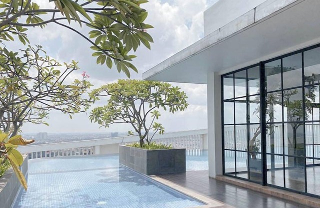 2Br Luxurious And Spacious Apartment At One East Penthouse Residence