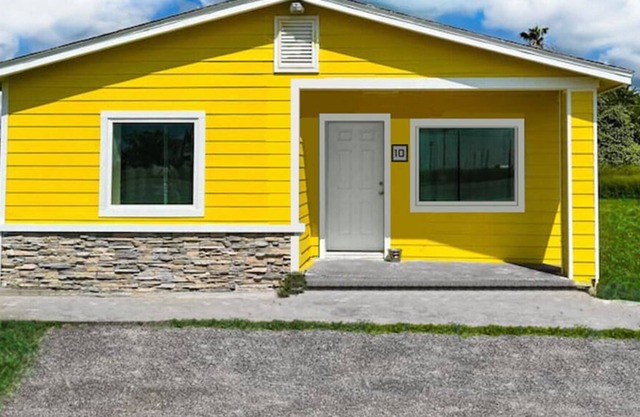 2BR Remodel, Pets OK, Free WIFI & Parking, Kitchen