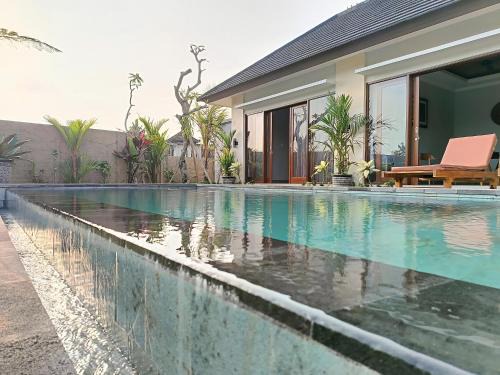 2BR Ubud private pool kitchen