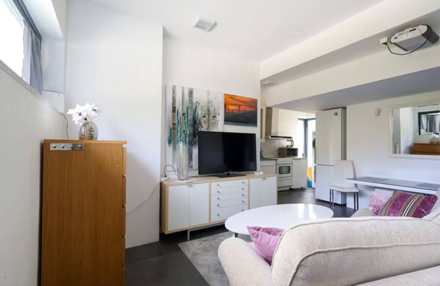 2BR Villa 2 Beds - Parking lot - Great for Workers