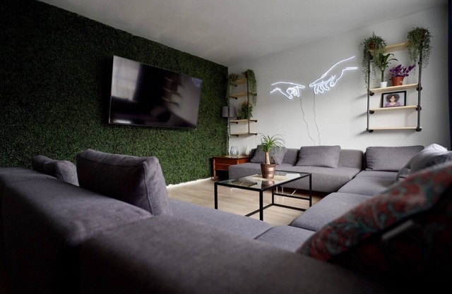 2brm Work/Life Bliss in the Heart of Weho