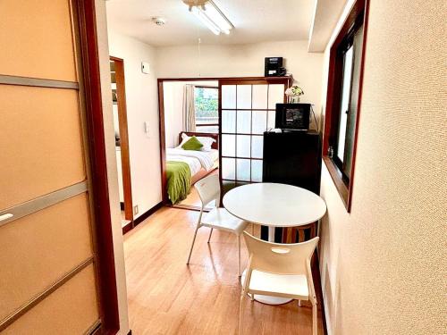 2F 3 minutes walk from Nishi-Oi Station, Shinagawa Ward, 4 stations available, surrounded by commercial streets, rich life, convenient transportation
