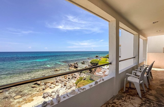 2nd+3rd Floor Units w/Shared Rooftop Pool