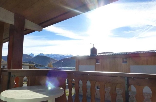 2nd floor, balcony, tv, ski locker, 30m², Alpe d'Huez