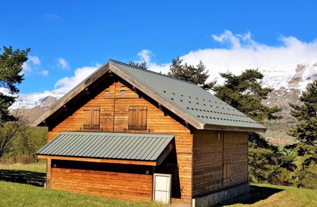 2nd floor, view mountain, swimming pool, terrace, parking, tv, ski locker, 27m², La Joue du Loup