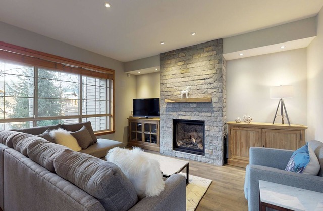 3.5BR Townhome | Hot Tub | Serene Location | Golf Course