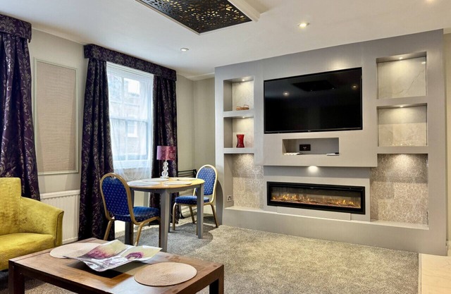 3 Bed/3.5 Bath Brand New Duplex, AC, Marylebone