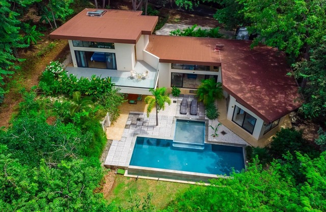 3 Bed 6 Guests Forrest View Pool 5 min to Tamarindo