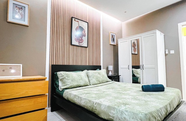 3-Bed Apartment - Sleeps 6 - Free Parking