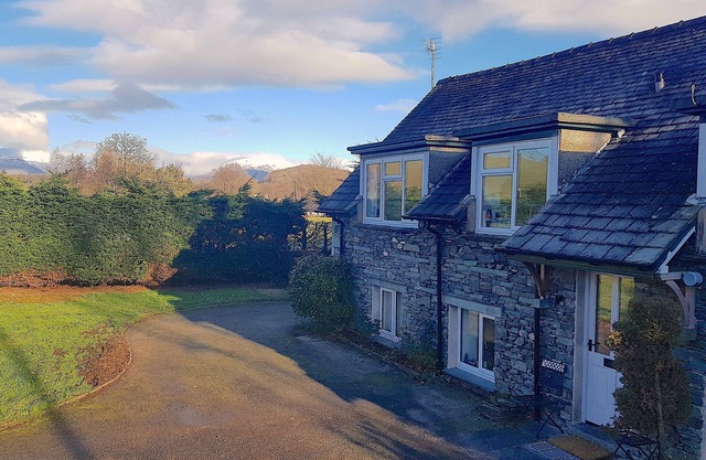 3 Bed Barn - Sleeps 6 - Parking - WIfi
