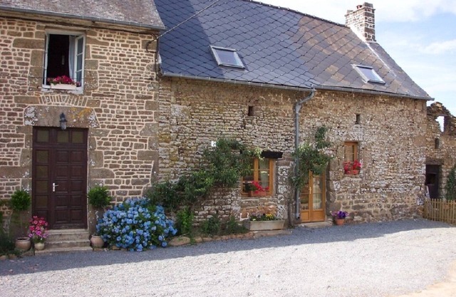 3 Bed Cottage - Sleeps 5 - Garden - Parking - Wifi