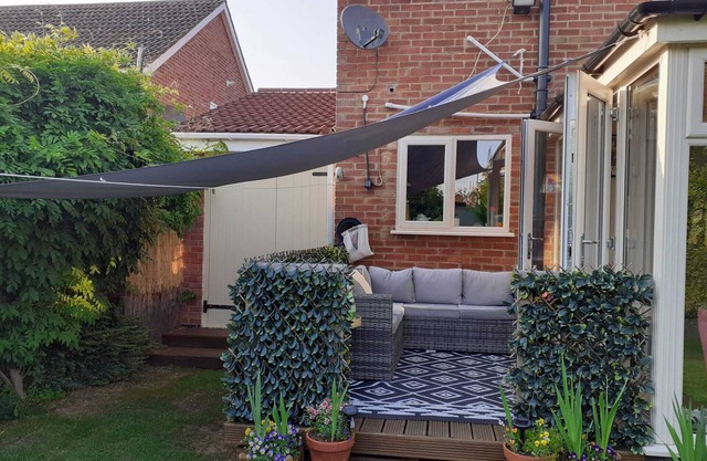 3 Bed Village House w/ Workspace