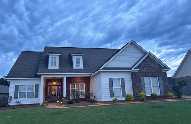 3 bedroom 2 bath Home 🏠