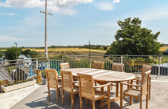 3 bedroom accommodation in Canterbury