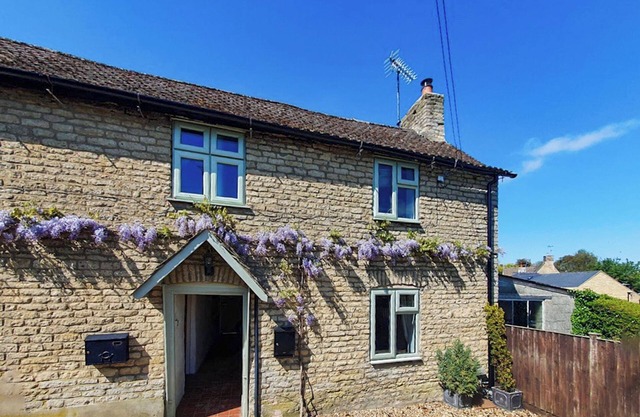 3 bedroom accommodation in Easton On The Hill, near Stamford