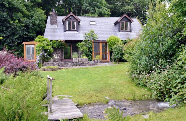 3 bedroom accommodation in Arthog, near Dolgellau