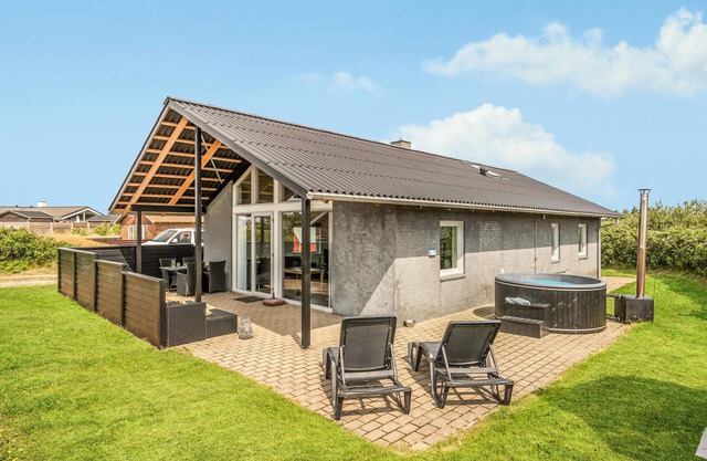 3 bedroom amazing home in Hvide Sande