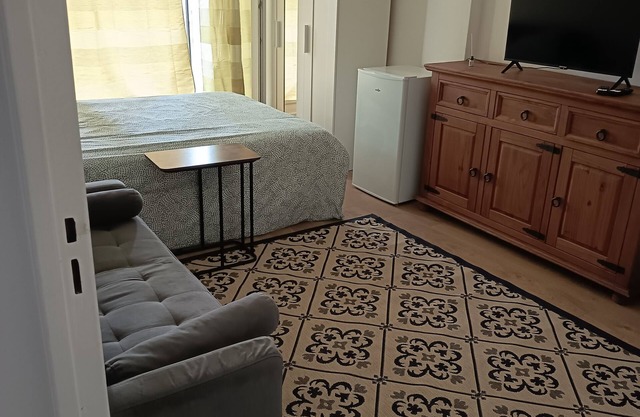 3 Bedroom Apartment with Balcony, Parking and Wi-Fi - Courcouronnes
