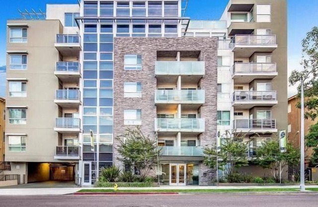 3 Bedroom Apartment L-578481 by Houzlet