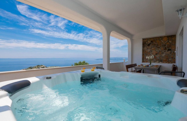 3 bedroom awesome apartment in Makarska