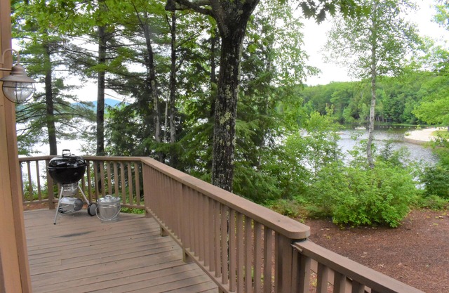 3 bedroom condo in Eastman with lake views from nearly every room