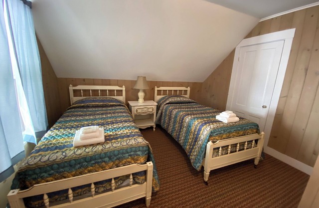 3 Bedroom Cottage at the 500 acre Poland Spring Resort with lots of onsite activities!