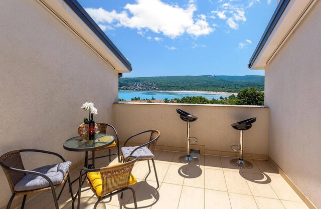 3 bedroom cozy apartment in Dobrinj