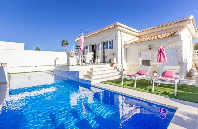 3 bedroom cozy home in Rojales