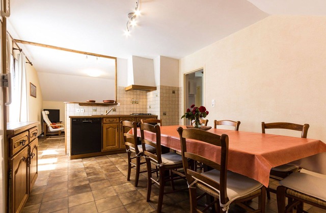 3 bedroom gite "Châtel" with Jacuzzi-Sauna in Trieves Vercors